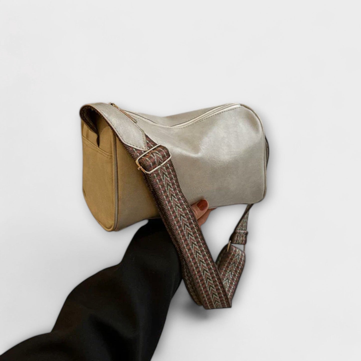 Cecile. - Vintage torbica čez vejo