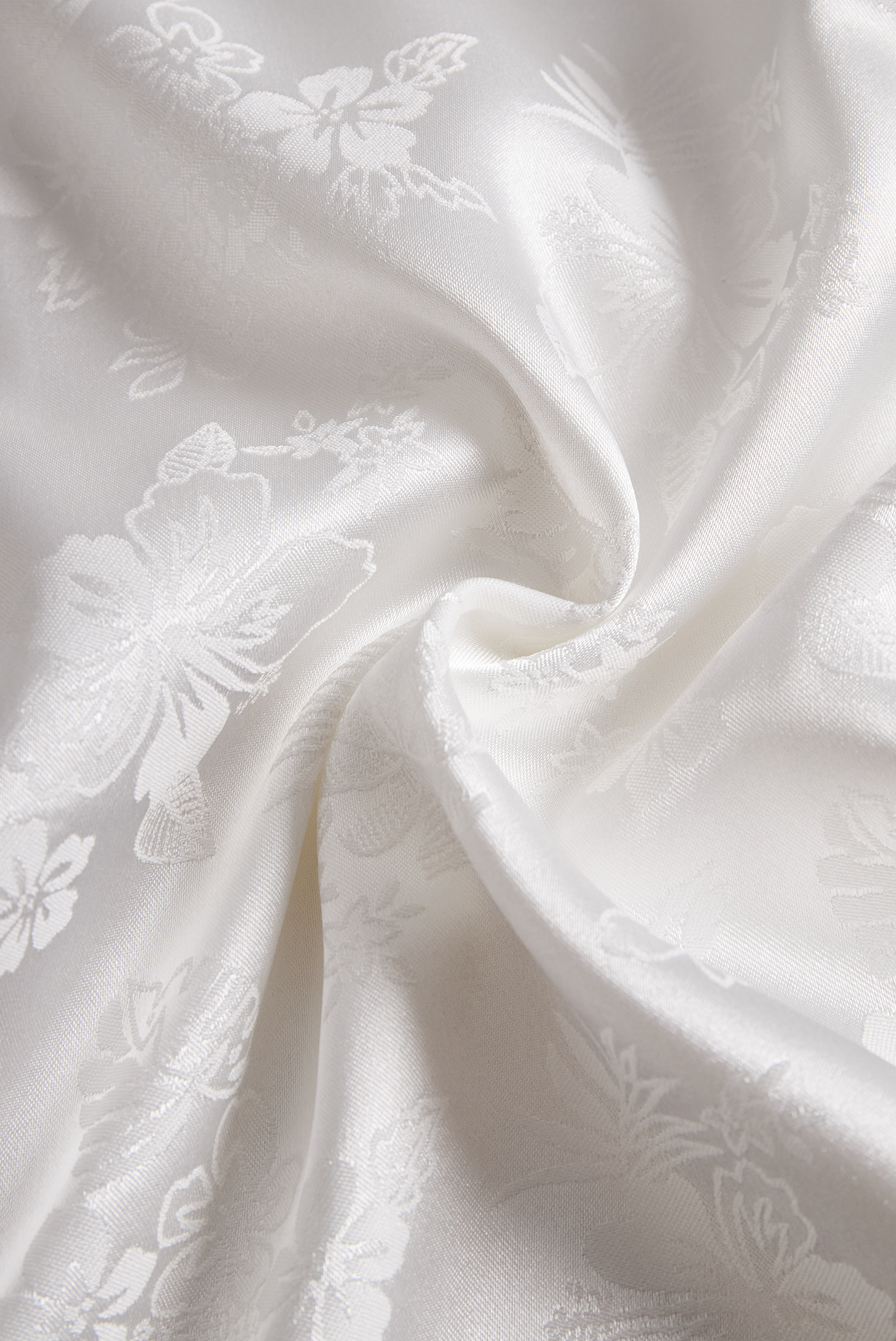 Elegantna srajca iz slonokoščenega satenastega žakarda 