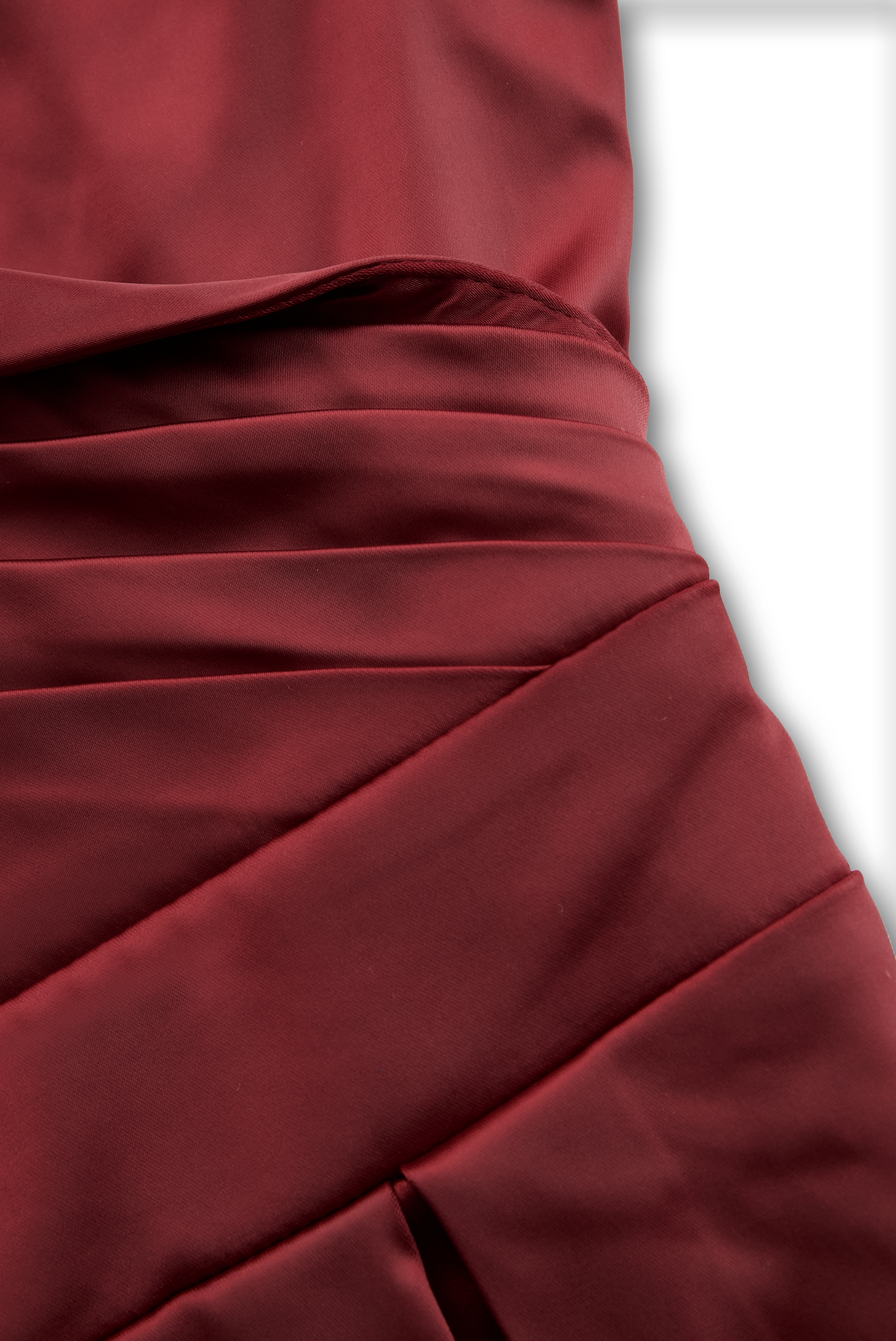 Satenasta midi obleka z drapiranim ovratnikom v vintage slogu 