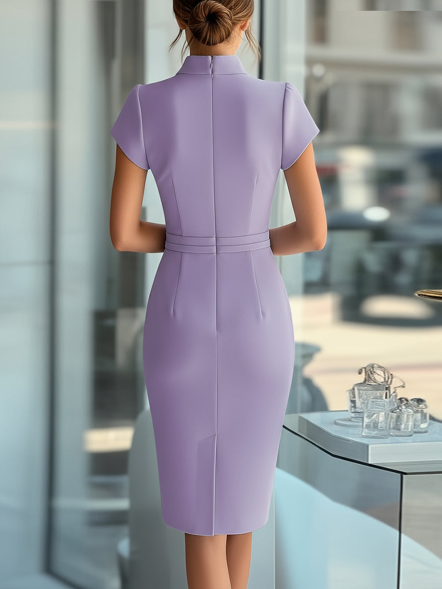 Asimetrična elegantna nebesno modra obleka s pasom 