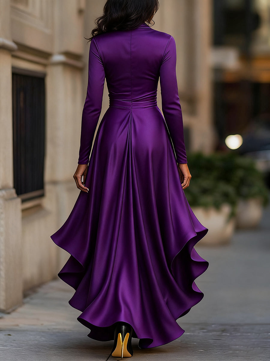 Dolga obleka iz satena v polnočno modri barvi z naborki 