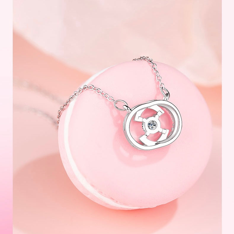 Ogrlica z Möbiusom v obliki neskončnega kroga