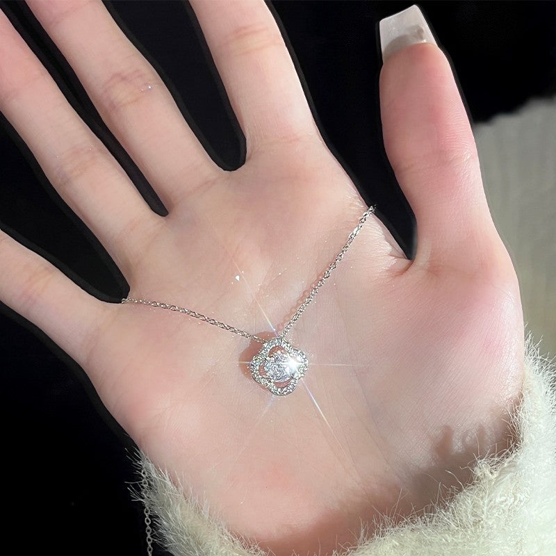 Ogrlica z deteljo spokojnosti srebra