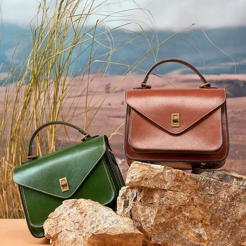 Ženska torba čez ramo Postal iz pravega usnja v elegantnem slogu 