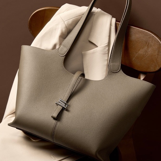 2025 Nova ženska torba za potovanja iz pravega usnja z veliko prostornino