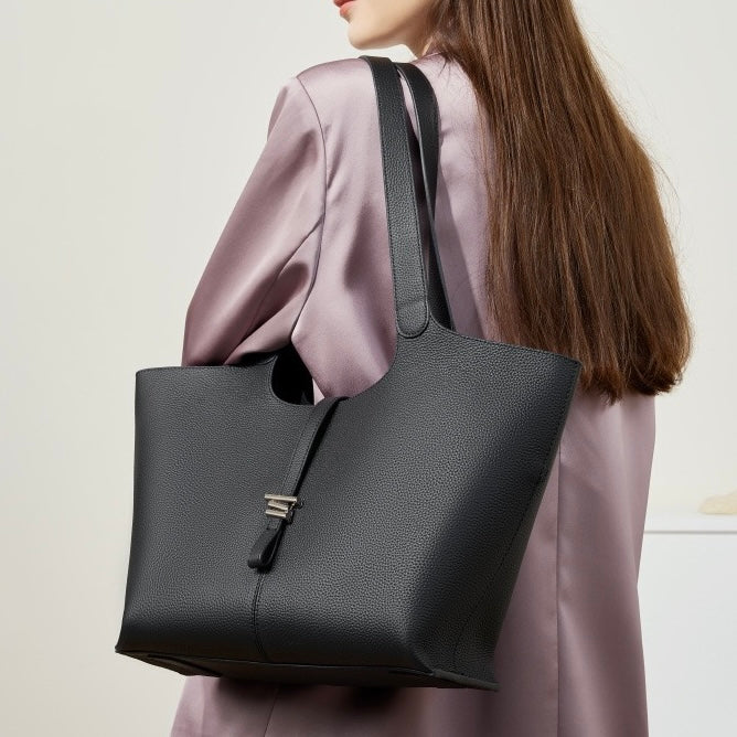 2025 Nova ženska torba za potovanja iz pravega usnja z veliko prostornino