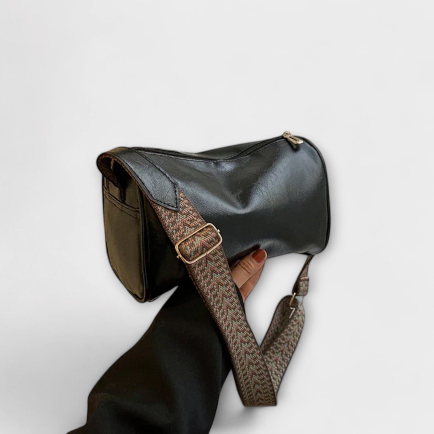 Cecile. - Vintage torbica čez vejo