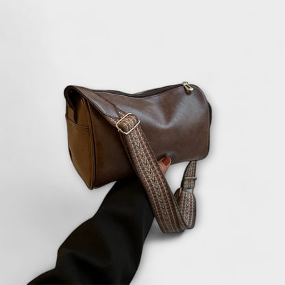 Cecile. - Vintage torbica čez vejo