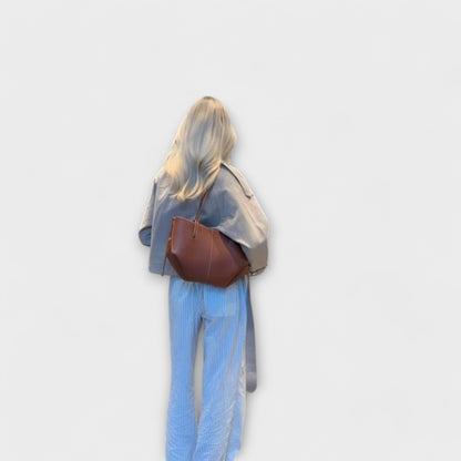 Cecile. – Vintage Torba čez podružnico