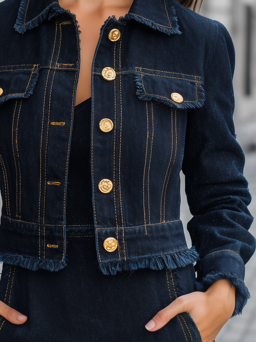 Obrabljena jeans jakna z zlatimi gumbi 