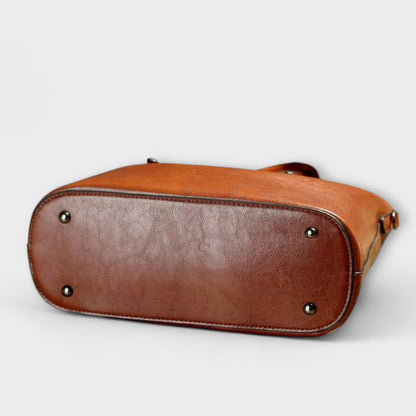 Krista - Vintage Torba čez podružnico