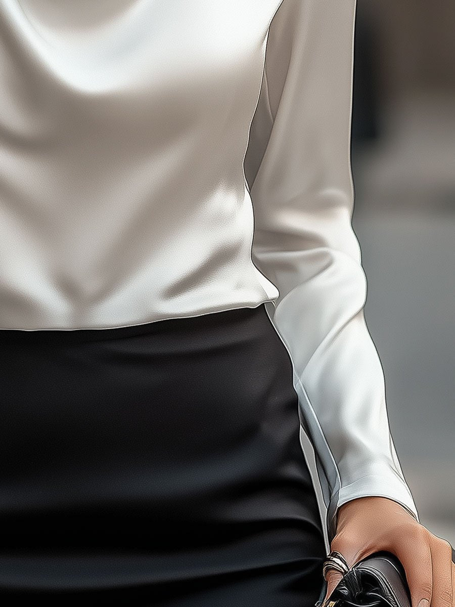 Elegantna bela satenasta bluza z drapirano ogrlico 